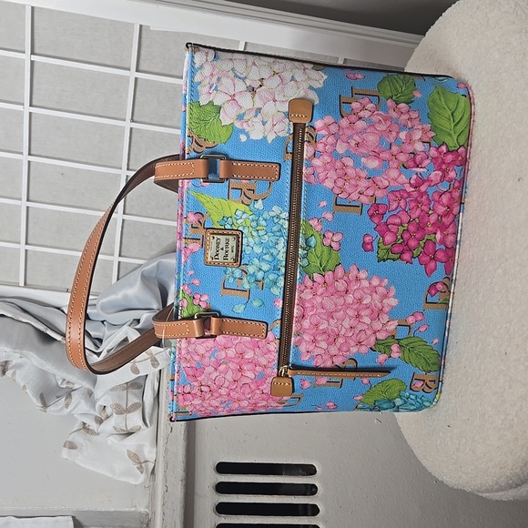NWT Dooney & Bourke Hydrangea Monogram Shopper - Picture 1 of 15